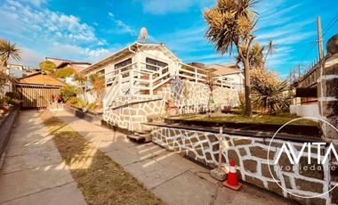 Casa esquina, en plena avenida San Marcos