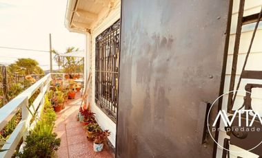 Casa esquina, en plena avenida San Marcos