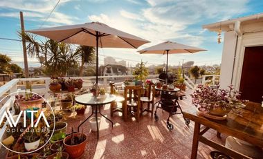 Casa esquina, en plena avenida San Marcos