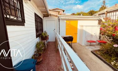 Casa esquina, en plena avenida San Marcos