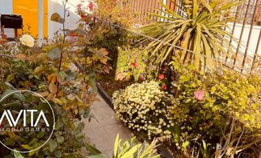 Casa esquina, en plena avenida San Marcos