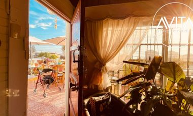 Casa esquina, en plena avenida San Marcos