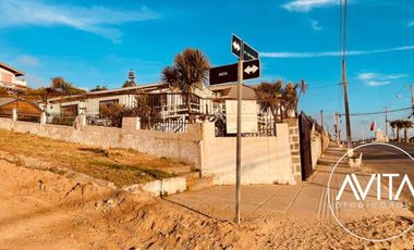 Casa esquina, en plena avenida San Marcos