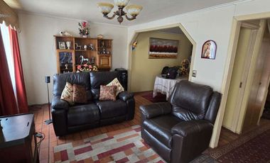 Casa céntrica en Coronel.