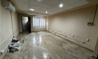 Consultorios planta alta de 40 m2 por el. Mercado 28 - Cancún