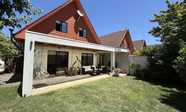 CASA EN BRISAS DEL PARQUE