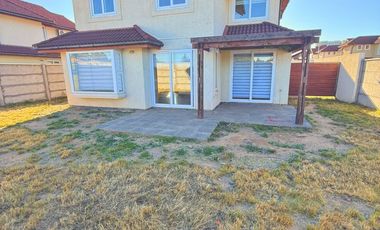 CASA EN CONDOMINIO ESTANCIA LAS RASTRAS