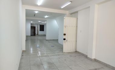 ALQUILER DE AMPLIO LOCAL COMERCIAL – EL AGUSTINO (FRENTE A TOTTUS)