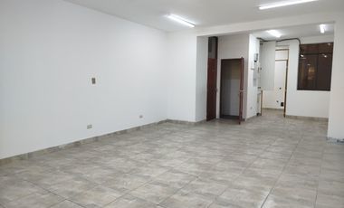 ALQUILER DE AMPLIO LOCAL COMERCIAL – EL AGUSTINO (FRENTE A TOTTUS)