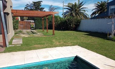 Casa en venta - 3 Dormitorios 2 Baños - Mar del Plata