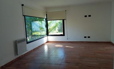 Casa en venta - 3 Dormitorios 2 Baños - Mar del Plata