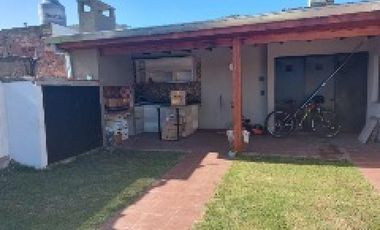 Casa en venta - 3 Dormitorios 2 Baños - Mar del Plata