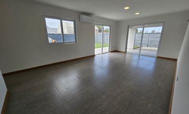 CASA EN PARCELAS SAN VALENTÍN