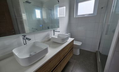 CASA EN PARCELAS SAN VALENTÍN