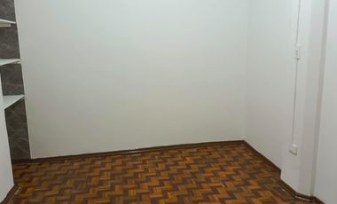 LOCSL EN RENTA EN PLENO  CENTRO DE AMBATO