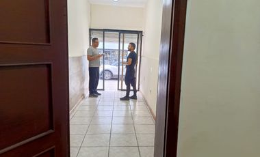 LOCSL EN RENTA EN PLENO  CENTRO DE AMBATO