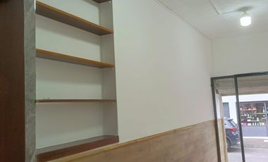 LOCSL EN RENTA EN PLENO  CENTRO DE AMBATO