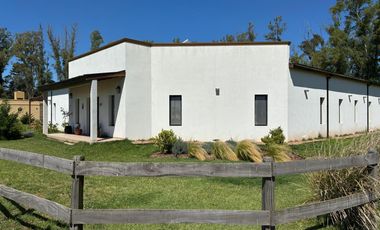 Moderna Casa en Chacras de San Andrés, San Andrés de Giles