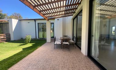 Moderna Casa en Chacras de San Andrés, San Andrés de Giles