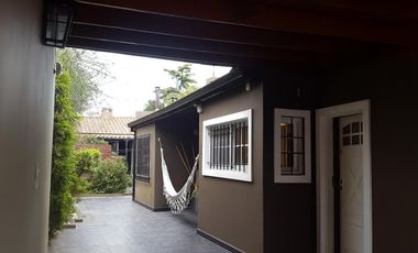 Casa en Venta, 5 amb, 3 dorm. APTA CRÉDITO. De Pinedo 336 Bernal Centro. Pileta, parque y quincho