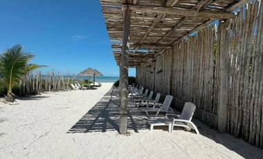 Villa en Venta en Telchac, Amueblada y con Paneles Solares