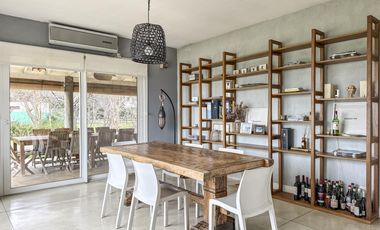 Casa de 8 ambientes con costa de lago en Santa Clara.