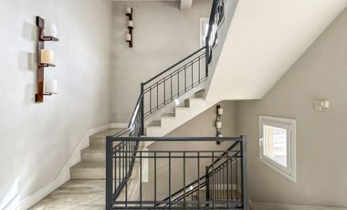 Casa de 8 ambientes con costa de lago en Santa Clara.