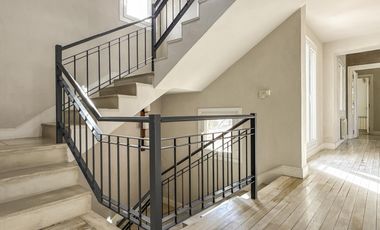 Casa de 8 ambientes con costa de lago en Santa Clara.