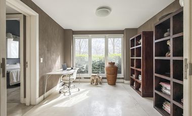 Casa de 8 ambientes con costa de lago en Santa Clara.