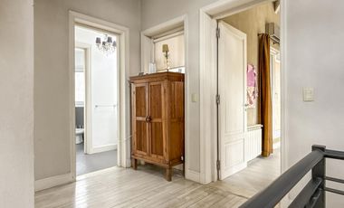 Casa de 8 ambientes con costa de lago en Santa Clara.