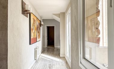 Casa de 8 ambientes con costa de lago en Santa Clara.