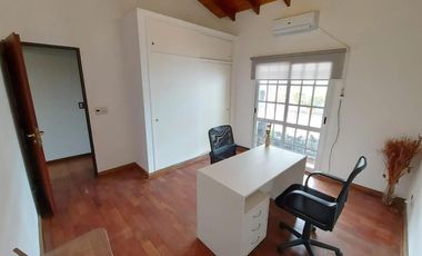 Casa en alquiler - 3 Dormitorios 1 Baño - Quilmes