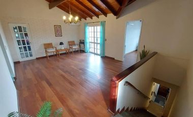 Casa en alquiler - 3 Dormitorios 1 Baño - Quilmes