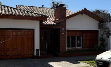 Casa Olivos - Zona Golf - Jardín - Parrilla - 3 DORMS - COCHERA CUBIERTA - ALTILLO - OPORTUNIDAD