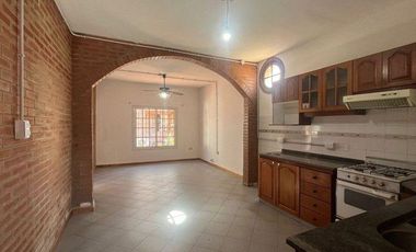 Casa en venta - 6 Dormitorios 3 Baños - Córdoba