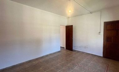 Casa en venta - 6 Dormitorios 3 Baños - Córdoba