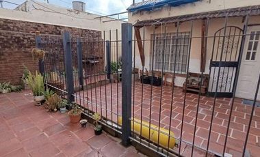 Casa en venta - 6 Dormitorios 3 Baños - Córdoba