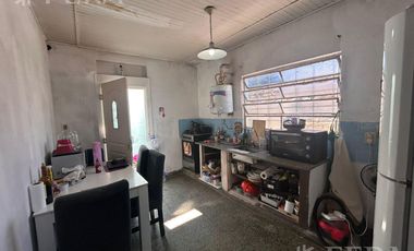 Venta PH 2 ambientes con patio en Monte Chingolo