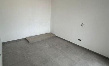 Casa tipo duplex en Bº vista oliva Maipu