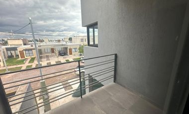 Casa tipo duplex en Bº vista oliva Maipu