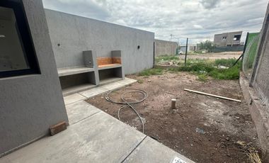 Casa tipo duplex en Bº vista oliva Maipu