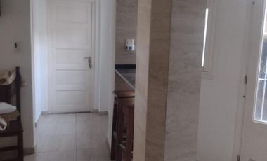 Casa en alquiler temporal - 3 Dormitorios 2 Baños - Miramar