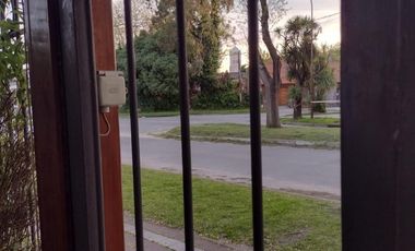 Casa en alquiler temporal - 3 Dormitorios 2 Baños - Miramar