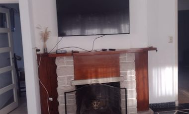 Casa en alquiler temporal - 3 Dormitorios 2 Baños - Miramar