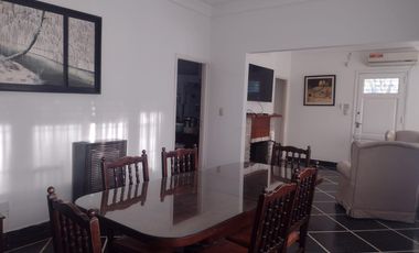 Casa en alquiler temporal - 3 Dormitorios 2 Baños - Miramar