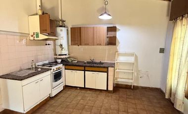 Casa de 2 dormitorios carca de centro de Neuquén