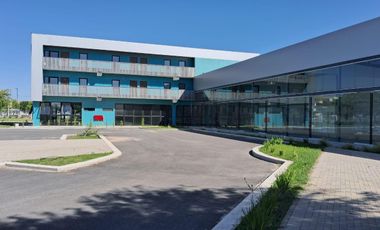 Locales en Alquiler en Armada Argentina al 4300 en Moderno Mall Comercial con estacionamiento propio