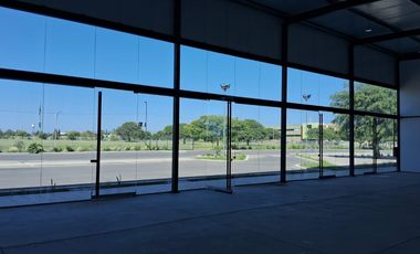 Locales en Alquiler en Armada Argentina al 4300 en Moderno Mall Comercial con estacionamiento propio