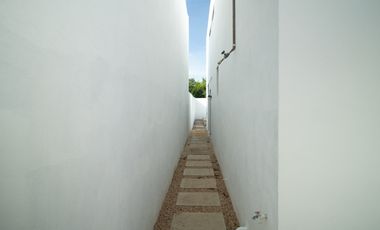 CASA EN VENTA MERIDA, CONKAL, PRIVADA MANANTIALES , CASA TOH, ENTREGA INMEDIATA