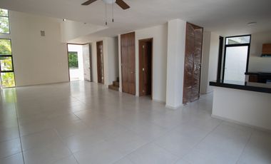 CASA EN VENTA MERIDA, CONKAL, PRIVADA MANANTIALES , CASA TOH, ENTREGA INMEDIATA